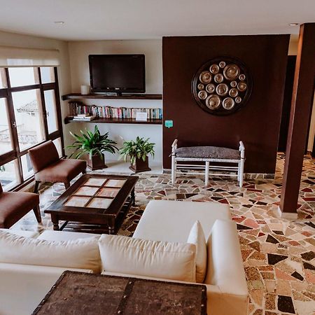 Hostel Los Troncos Сан-Карлос-де-Барилоче Экстерьер фото