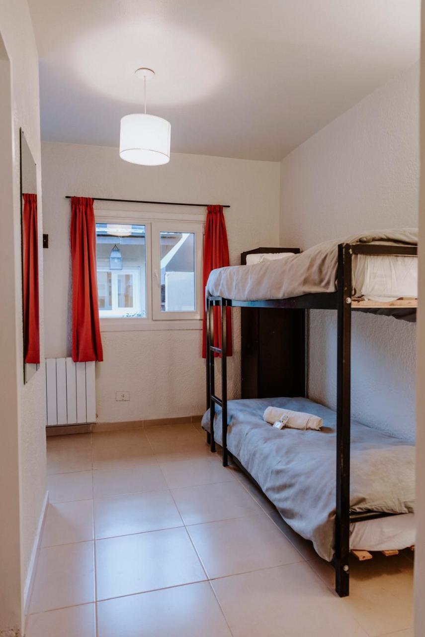 Hostel Los Troncos Сан-Карлос-де-Барилоче Экстерьер фото