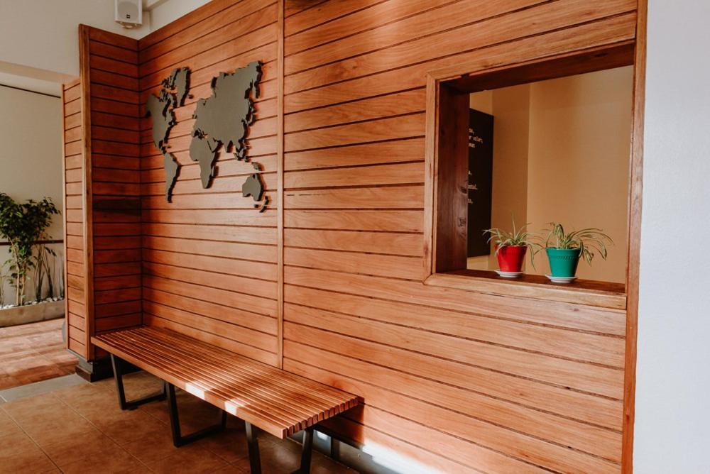 Hostel Los Troncos Сан-Карлос-де-Барилоче Экстерьер фото