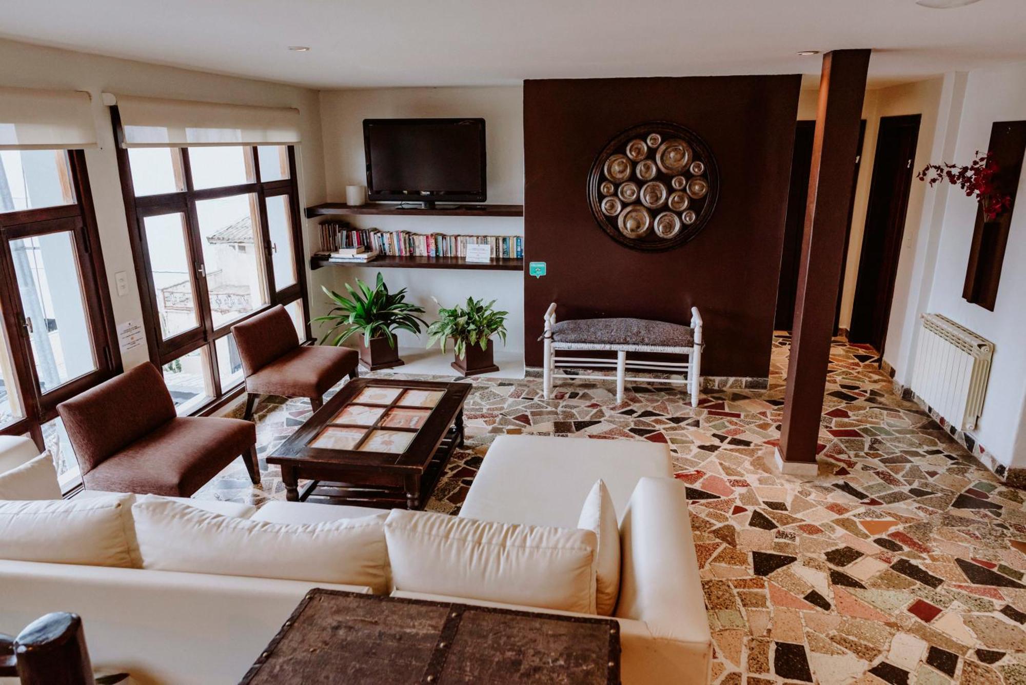 Hostel Los Troncos Сан-Карлос-де-Барилоче Экстерьер фото