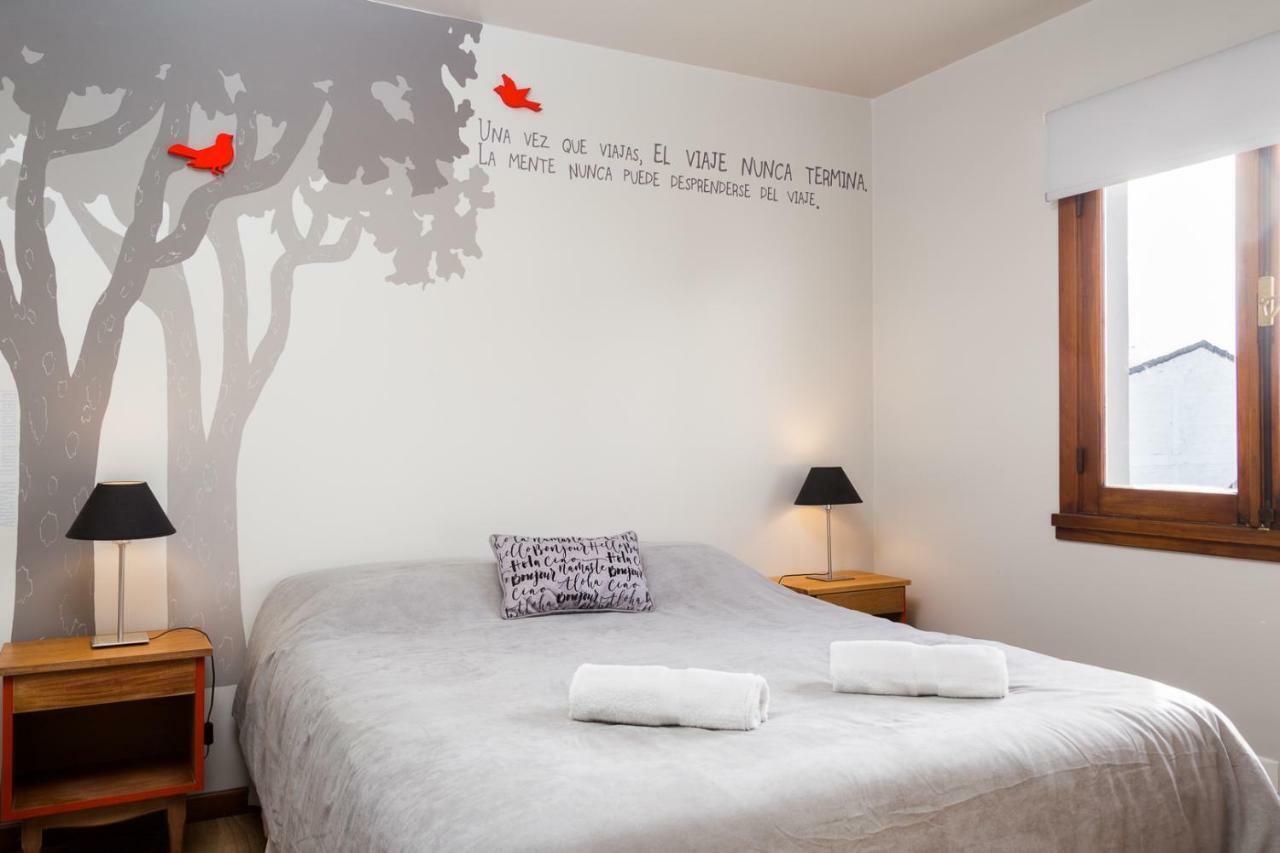 Hostel Los Troncos Сан-Карлос-де-Барилоче Экстерьер фото
