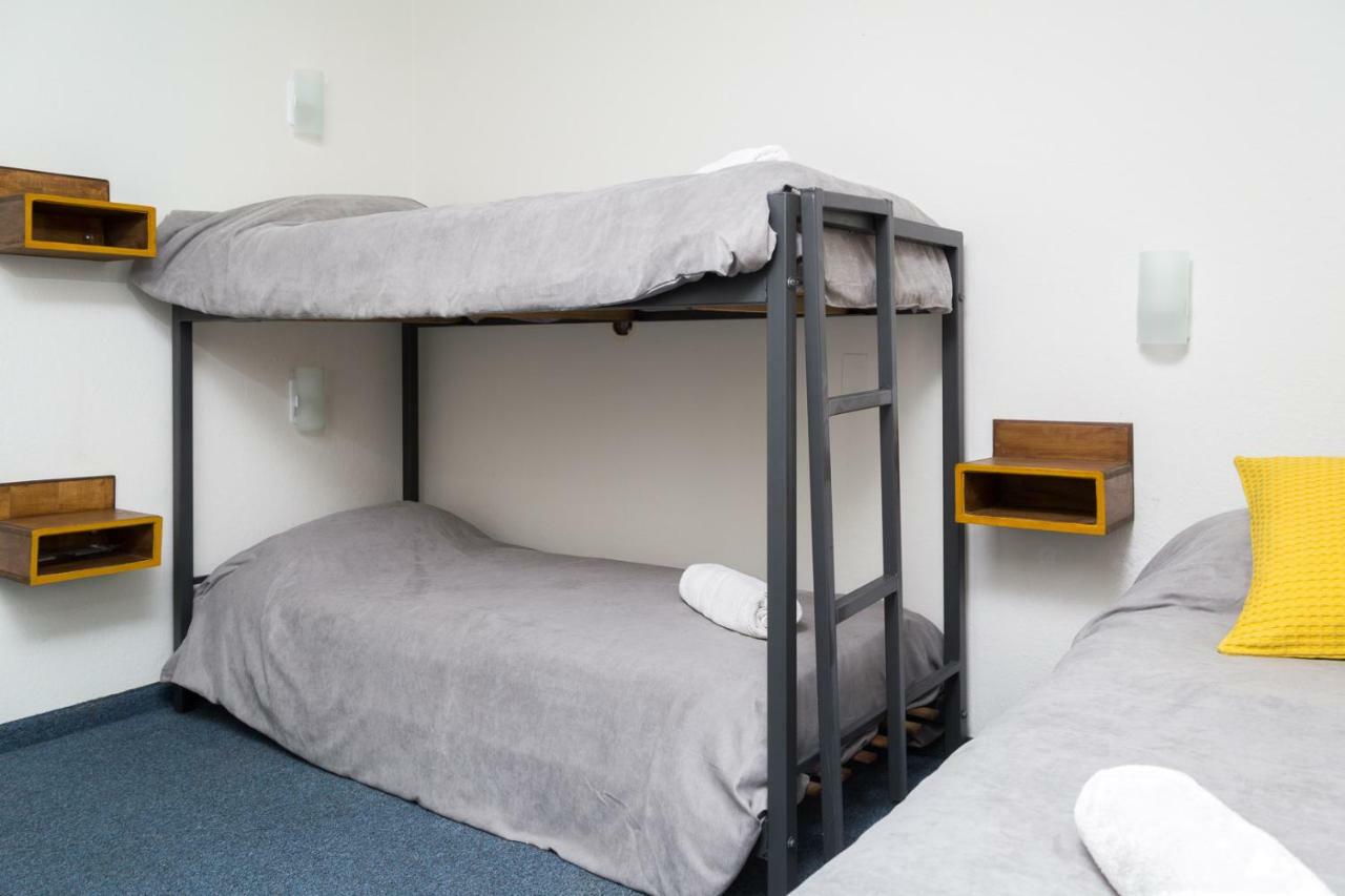 Hostel Los Troncos Сан-Карлос-де-Барилоче Экстерьер фото