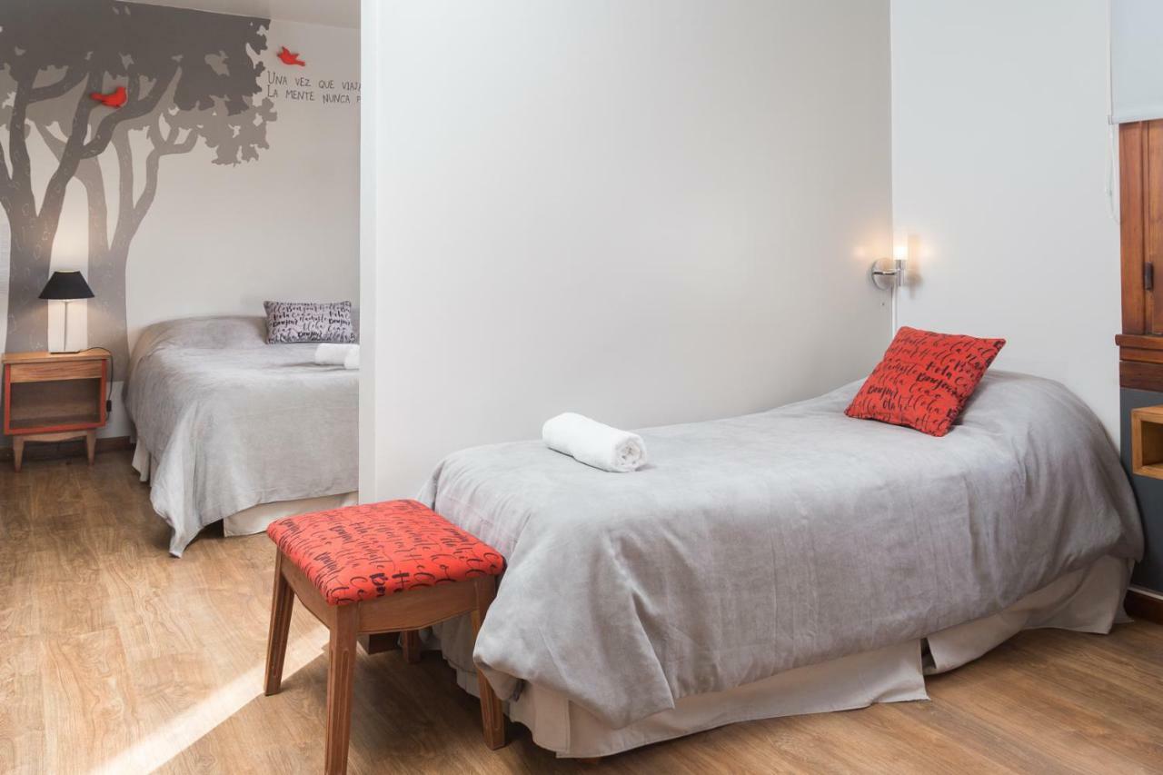 Hostel Los Troncos Сан-Карлос-де-Барилоче Экстерьер фото