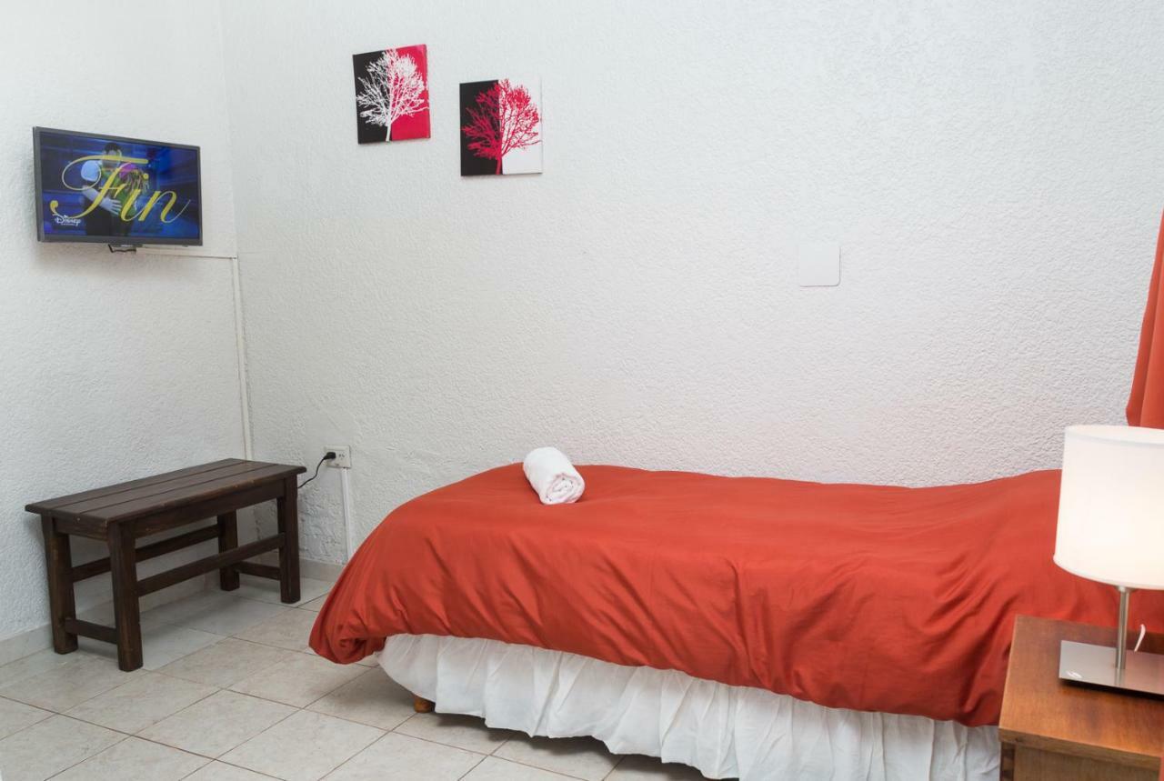 Hostel Los Troncos Сан-Карлос-де-Барилоче Экстерьер фото