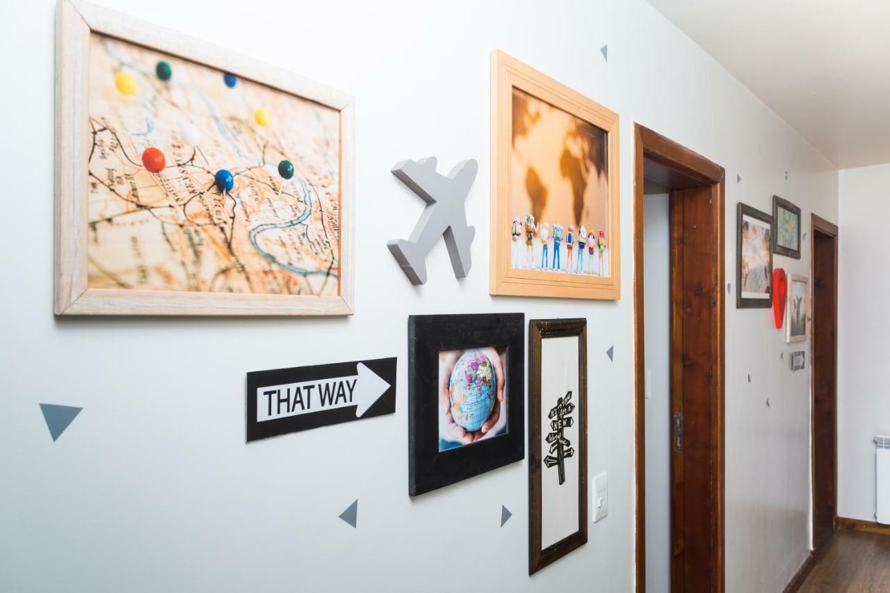 Hostel Los Troncos Сан-Карлос-де-Барилоче Экстерьер фото