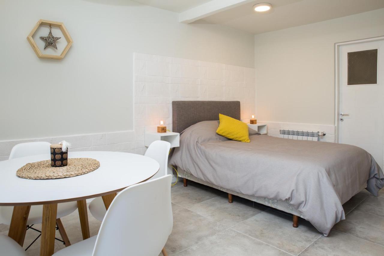 Hostel Los Troncos Сан-Карлос-де-Барилоче Экстерьер фото
